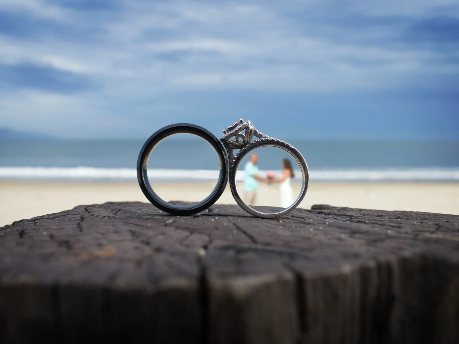 Wedding Ring vs Engagement Ring: What's the Difference?