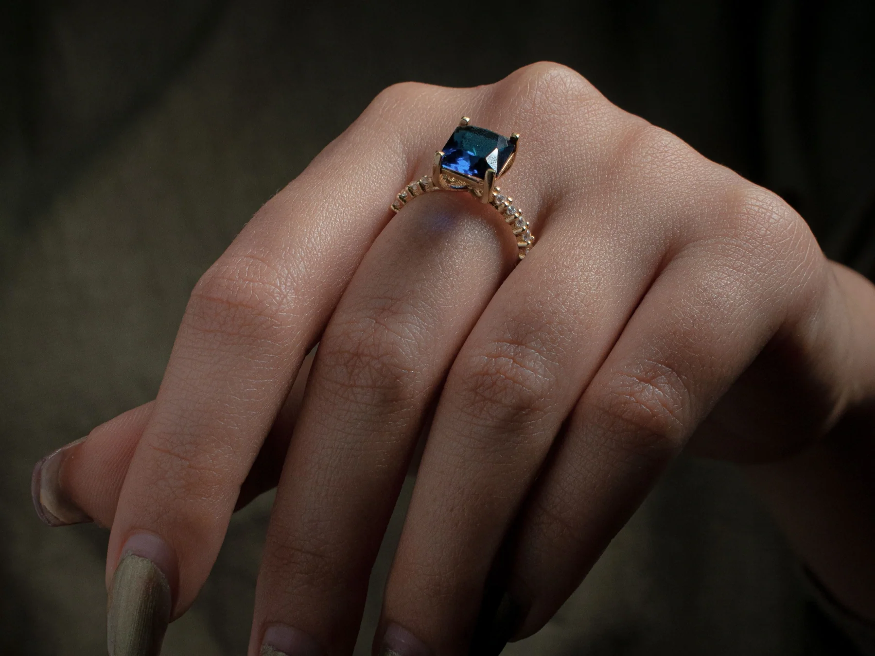 Lab Grown Sapphire: What It Is & How It Compares